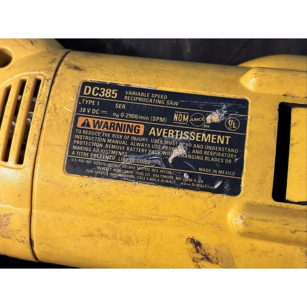 DeWalt DC385 18V Variable Speed Cordless Reciprocating Saw w/Battery Works Great